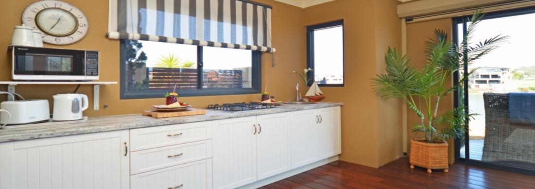 A RESIZED PHOTO OF THE KITCHEN DIFF